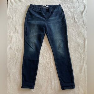 Levi’s pull-on skinny denim